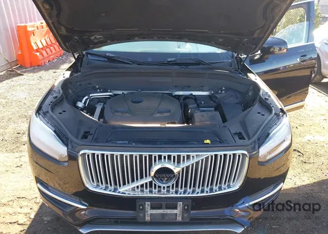 2016 Volvo Xc90 T6 Inscription z USA, uszkodzony, nr VIN YV4A22PLXG1013155